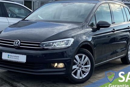 VW Touran 53.556 km 26.658 &euro; Schrobenhausen-Edelshsn. 86529