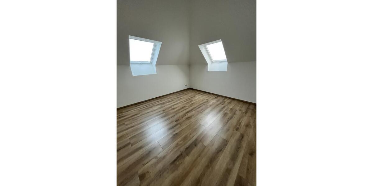 Etagenwohnung Frankenberg (Sachsen) - 5 Zimmer, 196 m&sup2;, 1.400&euro; | Angebot:26646285