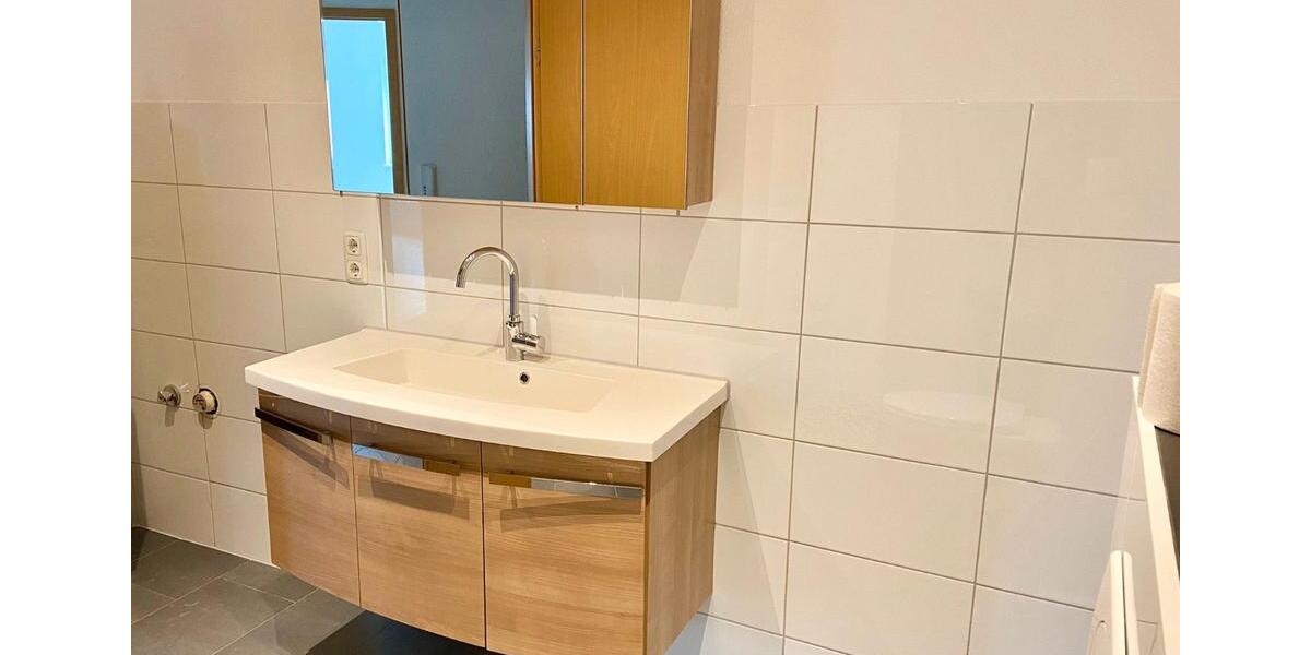 Etagenwohnung Nidda - 4 Zimmer, 109 m&sup2;, 1.270&euro; | Angebot:25548927