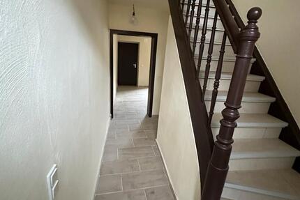 Haus Saarbrücken - 7 Zimmer, 130 m&sup2;, 990&euro; | Angebot:25417070