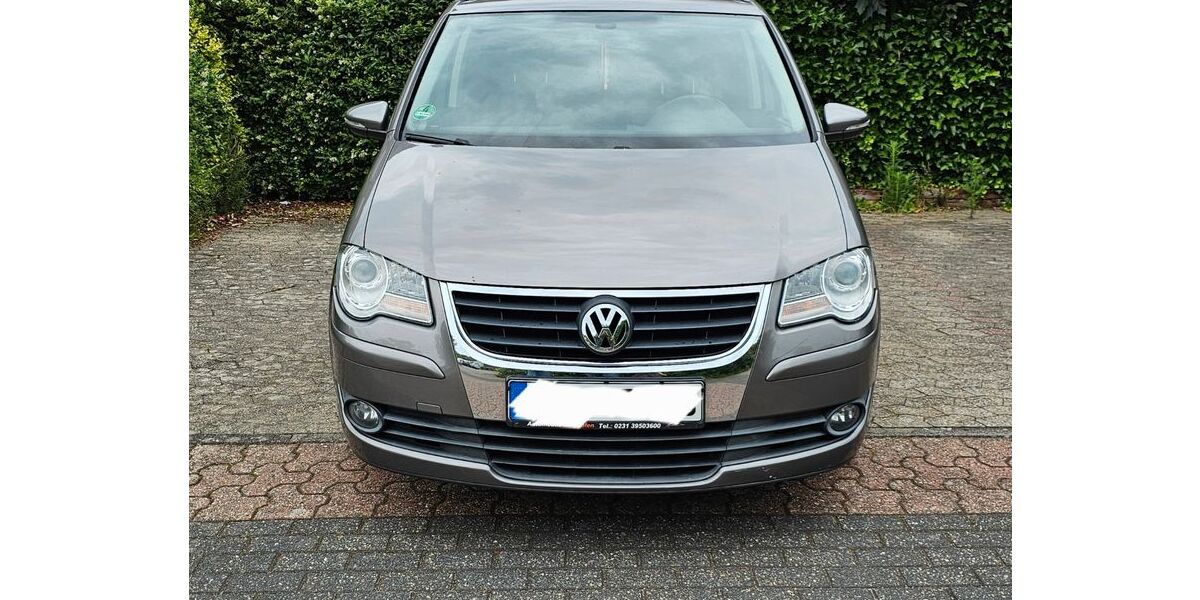 VW Touran 226.000 km 3.150 &euro; Düsseldorf 40595