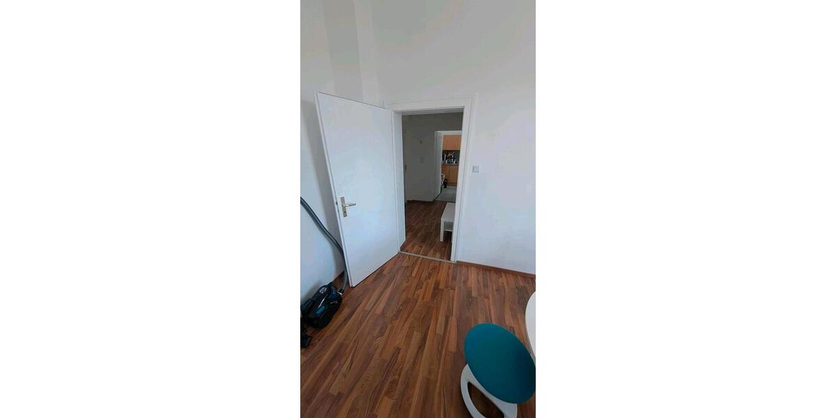 Etagenwohnung Frankfurt am Main Schwanheim - 3 Zimmer, 65 m&sup2;, 1.100&euro; | Angebot:26326831
