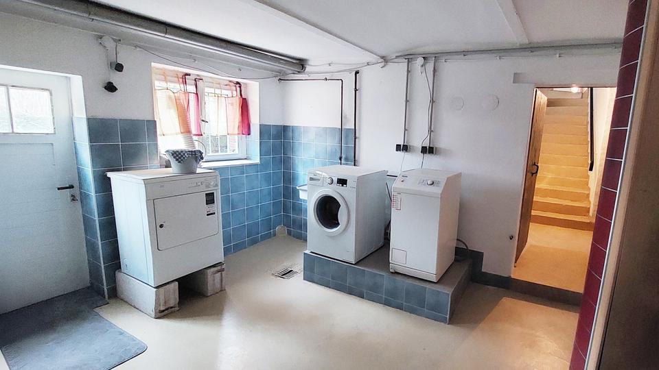Mehrfamilienhaus, Wohnhaus Kassel Niederzwehren - 6 Zimmer, 148 m&sup2;, 375.000&euro; | Angebot:27016666