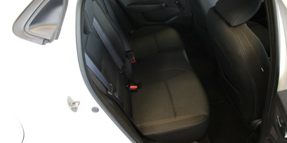 Renault Clio TCe 90 EQUILIBRE 34.200 km 12.980 &euro; Euskirchen 53881