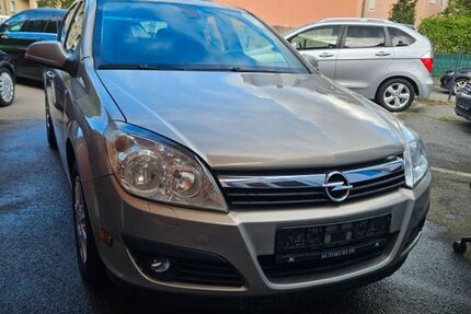 Opel Corsa 128.000 km 2.999 &euro; Recklinghausen 45661