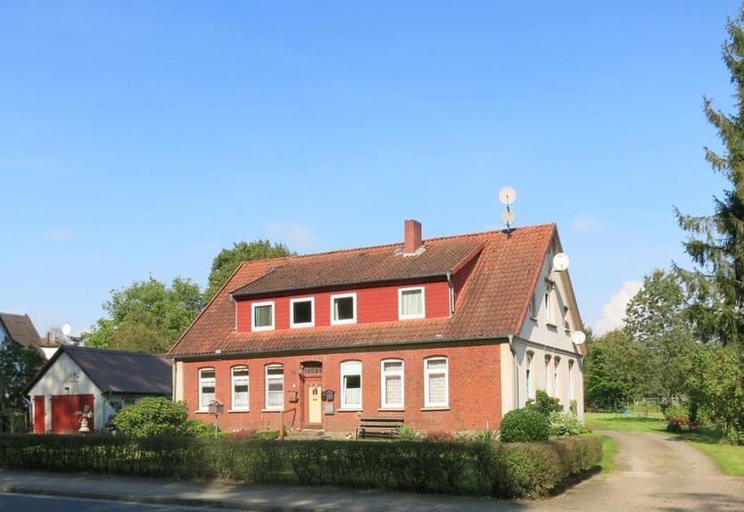 Mehrfamilienhaus mit großem Grundstück zimmer