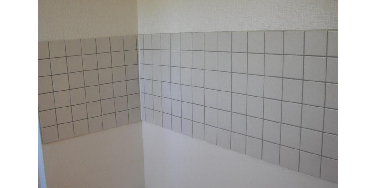 Dachgeschoßwohnung Lauchhammer - 5 Zimmer, 80 m&sup2;, 485&euro; | Angebot:26417136