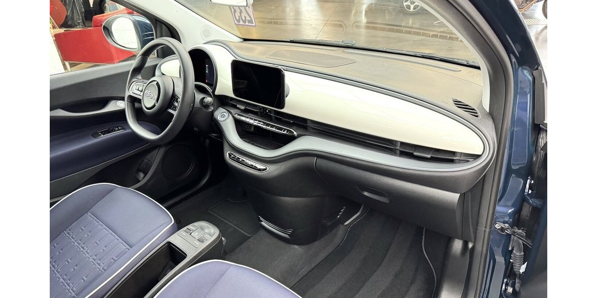 Fiat 500e Action Carplay Android Automatik 1.Hand 11.600 km 12.600 &euro; Lich 35423