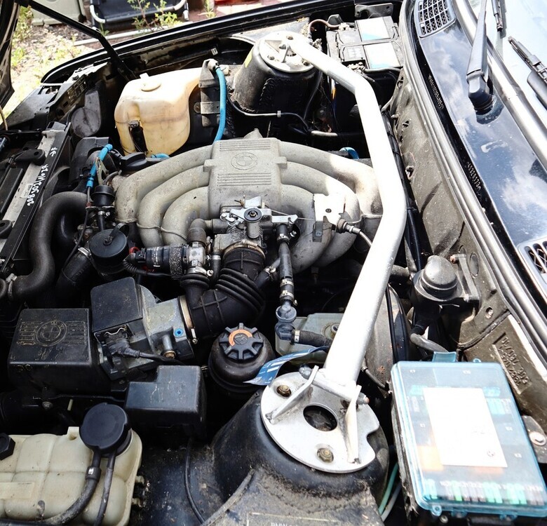 BMW E30