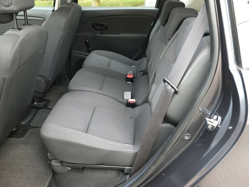 Renault Scenic TOM TOM EDITION 1.HAND KLIMA NAVI 71.039 km 7.408 € Köln 50858