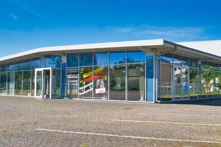 Ehemaliges Autohaus in Köthen zimmer