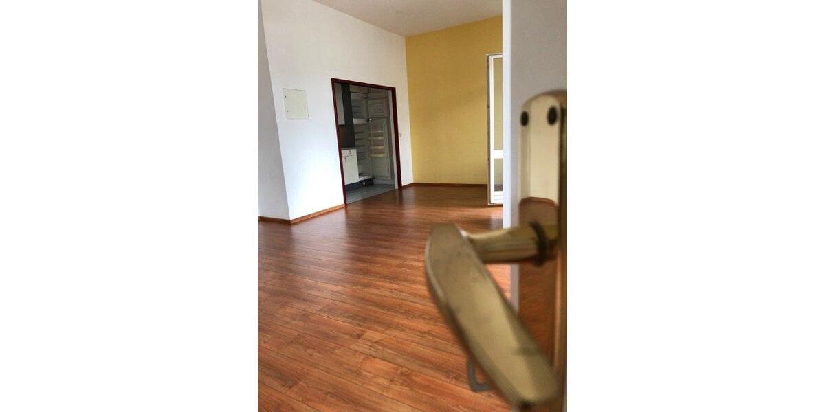 Etagenwohnung Plauen - 2 Zimmer, 68 m&sup2;, 299&euro; | Angebot:26669942