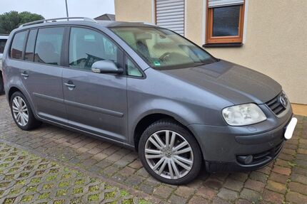 VW Touran 283.000 km 2.700 &euro; Eisenberg 67304