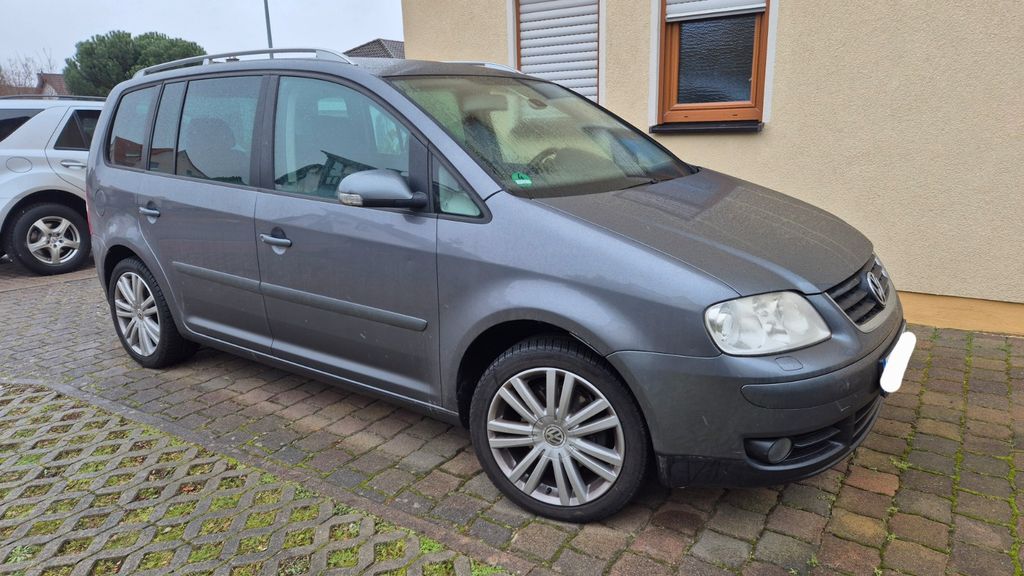 VW Touran 283.000 km 2.700 &euro; Eisenberg 67304