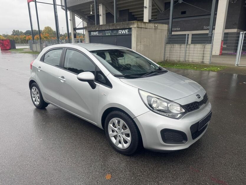 Kia Rio 118.000 km 4.990 € Essen 45356