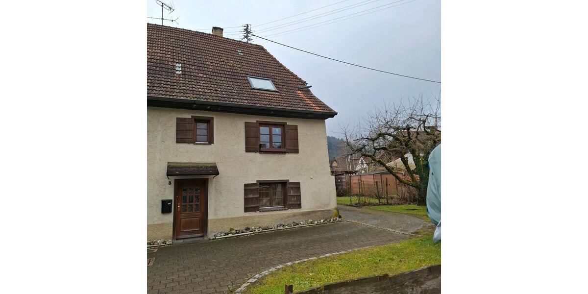 Doppelhaushälfte Stockach - 6 Zimmer, 135 m&sup2;, 220.000&euro; | Angebot:27097664