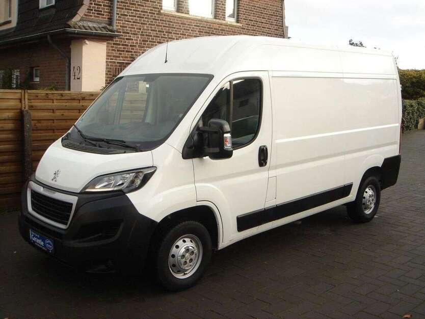 Peugeot Boxer 51.700 km 18.880 € Hilden 40721