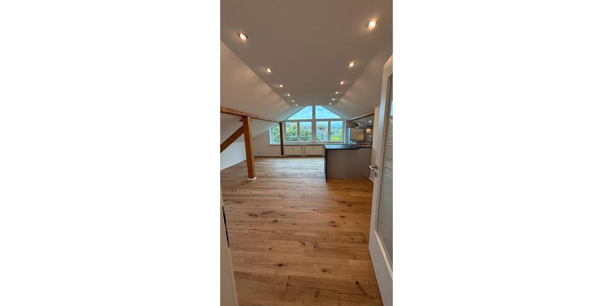 Dachgeschoßwohnung Vilsbiburg - 3 Zimmer, 78 m&sup2;, 790&euro; | Angebot:26123364