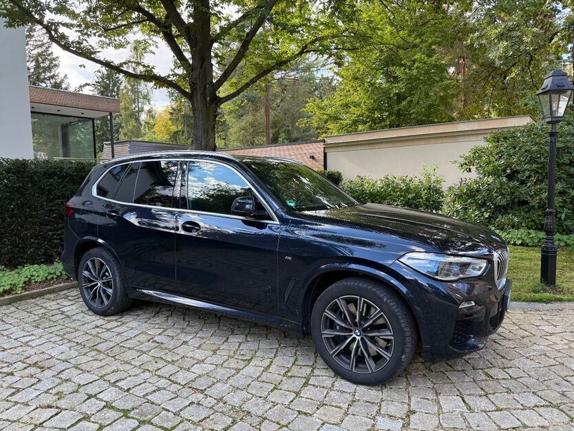 BMW X5 87.000 km 56.490 € Dresden 01159