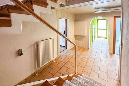 Haus Wilhermsdorf - 6 Zimmer, 220 m&sup2;, 220.000&euro; | Angebot:26828380