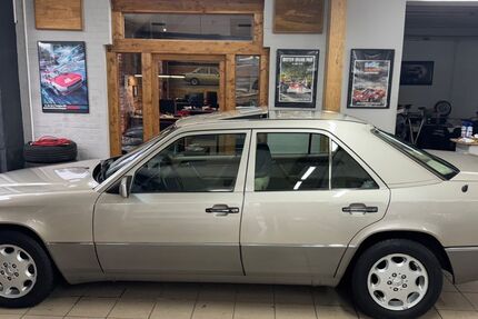 Mercedes-Benz 300 172.480 km 17.500 € Welle 21261