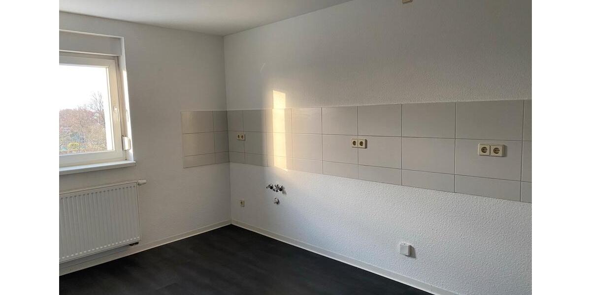 Etagenwohnung Leuna - 3 Zimmer, 65 m&sup2;, 396&euro; | Angebot:25944862