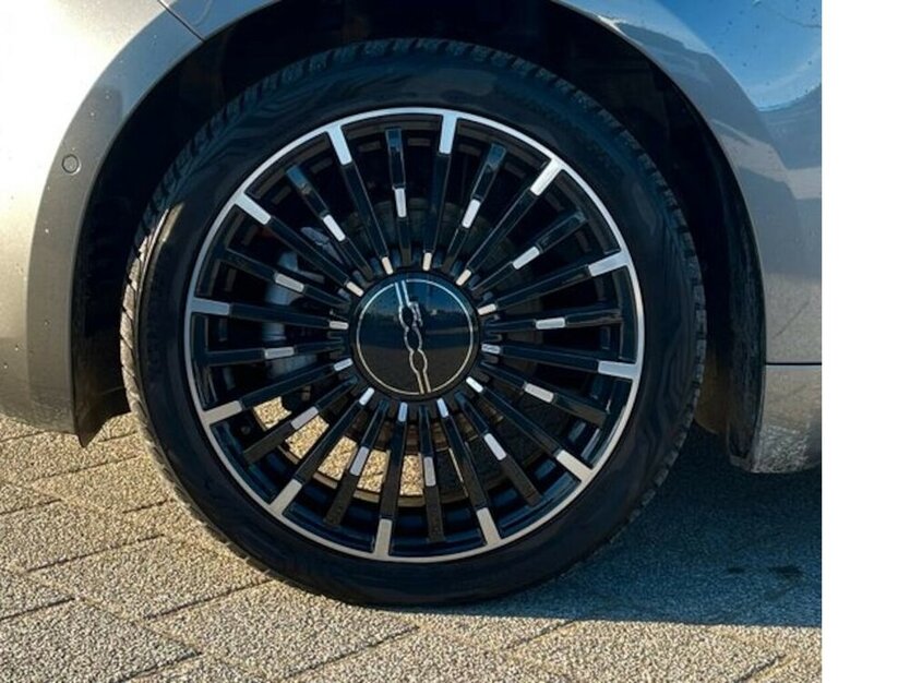 Fiat 500e la Prima LED/Sitzheizung/Kamera/ACC 15.500 km 22.900 € Backnang, 71522