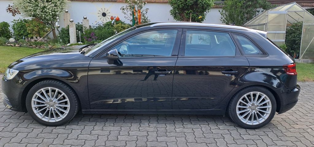 Audi A3 122.990 km 12.500 € Cham 93413