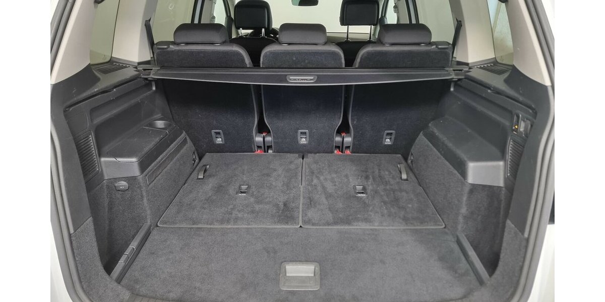 VW Touran Comfortline BMT ACC AHK Kamera 7-Sitzer 89.900 km 24.990 &euro; Garrel 49681