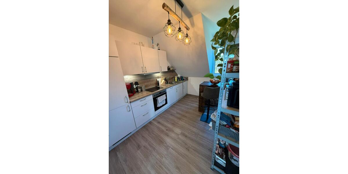 Dachgeschoßwohnung Stade - 3 Zimmer, 80 m&sup2;, 1.120&euro; | Angebot:26479300