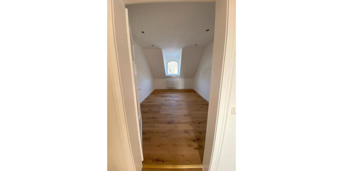 Dachgeschoßwohnung Koblenz - 4 Zimmer, 96 m&sup2;, 1.259&euro; | Angebot:26536288