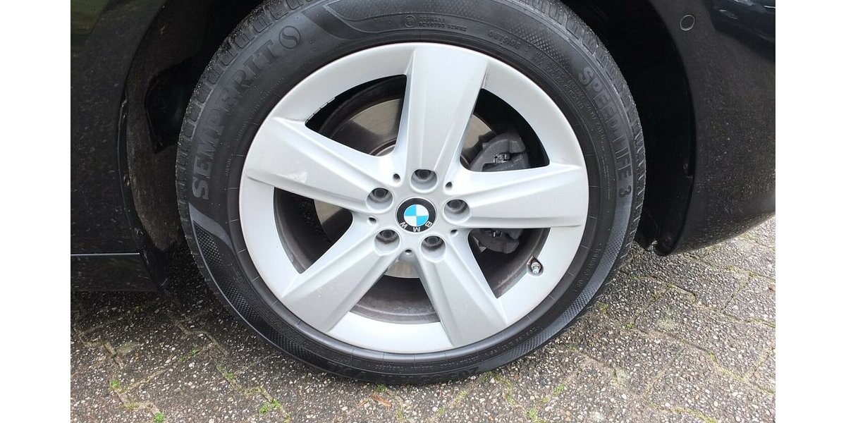 BMW 218 Active Tourer ADVANTAGE NAVI PARKASISSTENT SHZ 124.575 km 10.908 &euro; Köln 50858