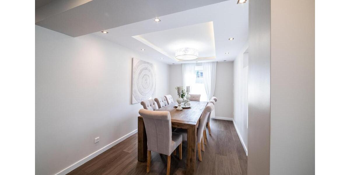 Einfamilienhaus Holzminden - 9 Zimmer, 230 m&sup2;, 2.700&euro; | Angebot:26253737
