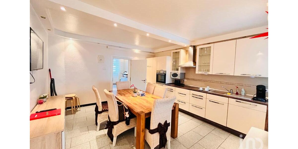 Einfamilienhaus in Mönchengladbach in guter Lage mit 8 Zimmern und Garten mit 2 getrennte Wohnungen 9 zimmer