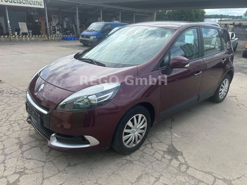 Renault Scenic 114.965 km 3.300 € Pirna 01796