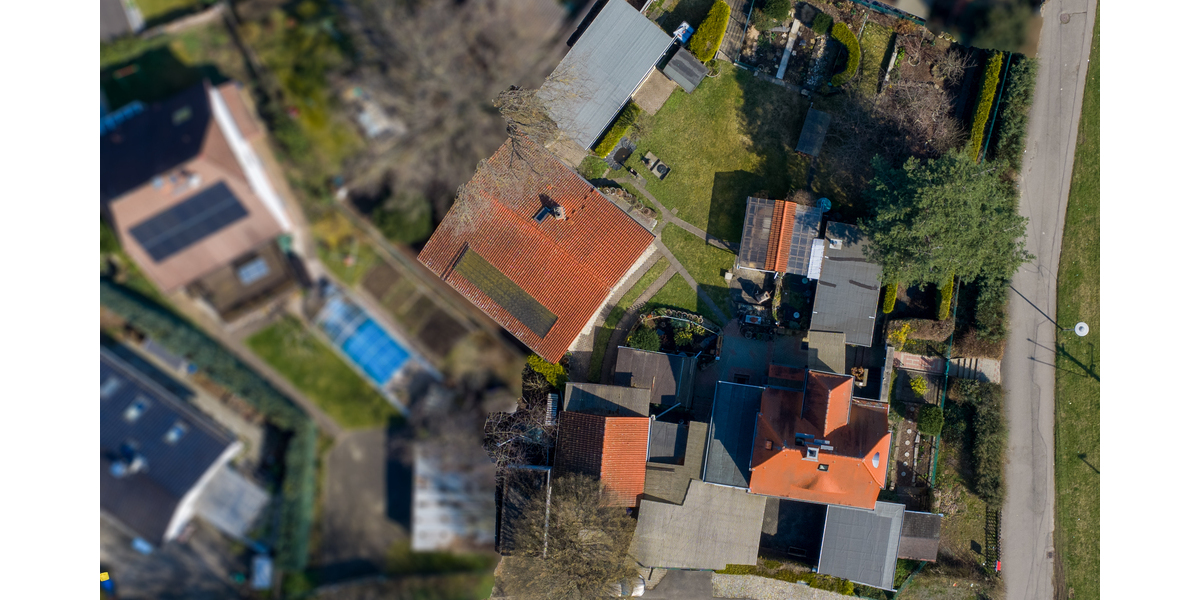 Einfamilienhaus mit Poolhaus, Nebengebäuden und viel Garten! - Einfamilienhaus Gera Lusan | Angebot:26387596