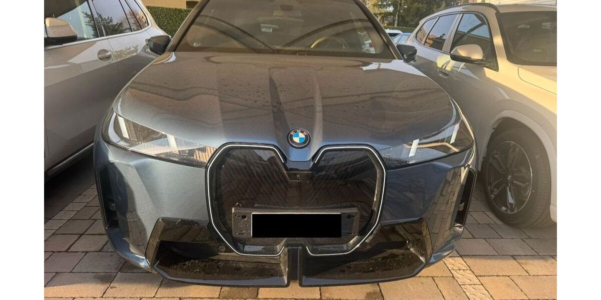 BMW iX 7.500 km 83.500 &euro; Feldkirchen bei München 85622