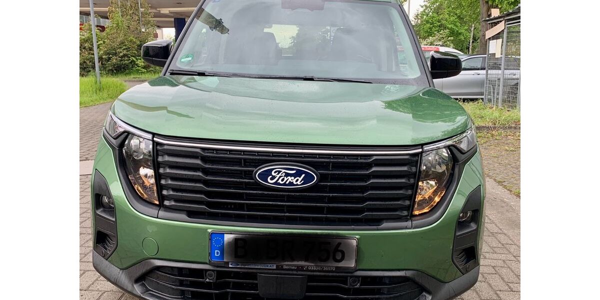 Ford Tourneo Courier 20.000 km 25.000 &euro; Berlin 13595