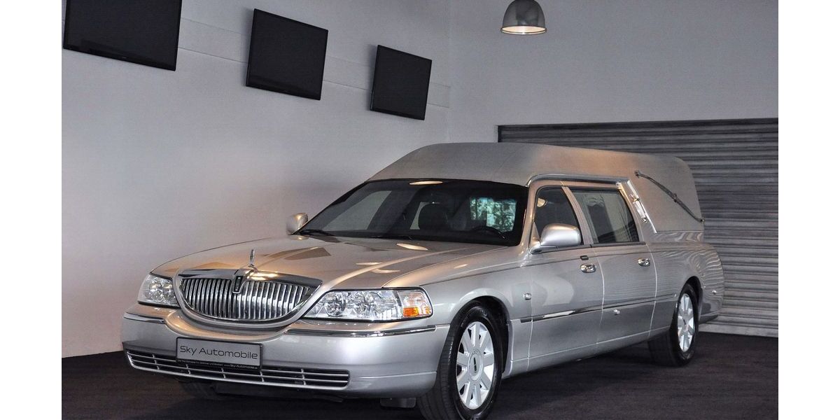 Lincoln Town Car 148.348 km 8.850 &euro; Eschweiler (bei Aachen) 52249