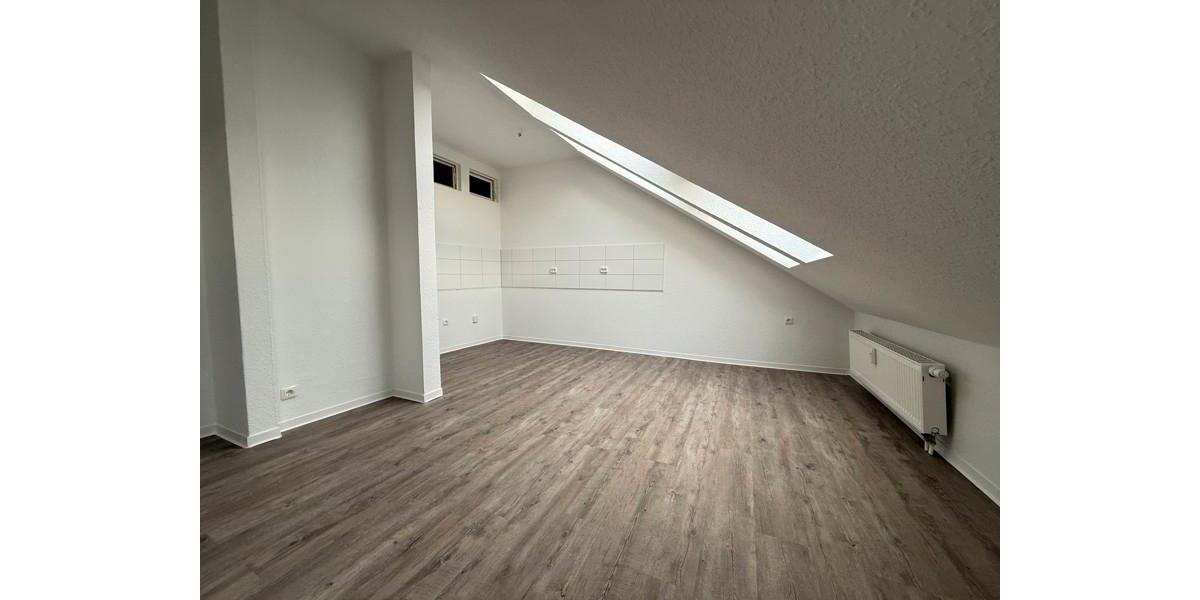 Dachgeschoßwohnung Erfurt Johannesplatz - 3.5 Zimmer, 85 m&sup2;, 728&euro; | Angebot:24994577