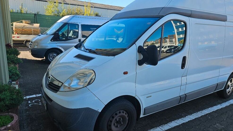 Opel Vivaro 271.000 km 5.200 € Offenbach am Main 63073