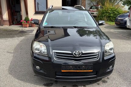 Toyota Avensis 164.000 km 2.850 &euro; Oelsnitz i.E. 09376