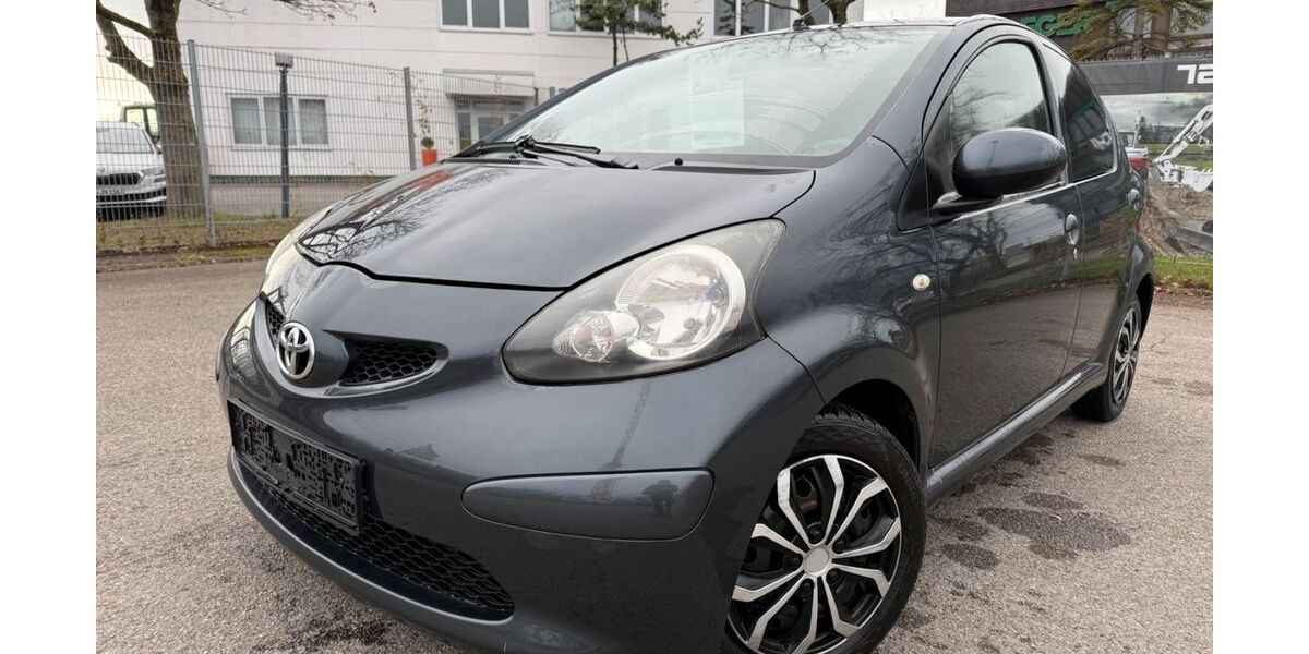 Toyota Aygo (X) 186.000 km 2.490 &euro; MÖGLINGEN 71696