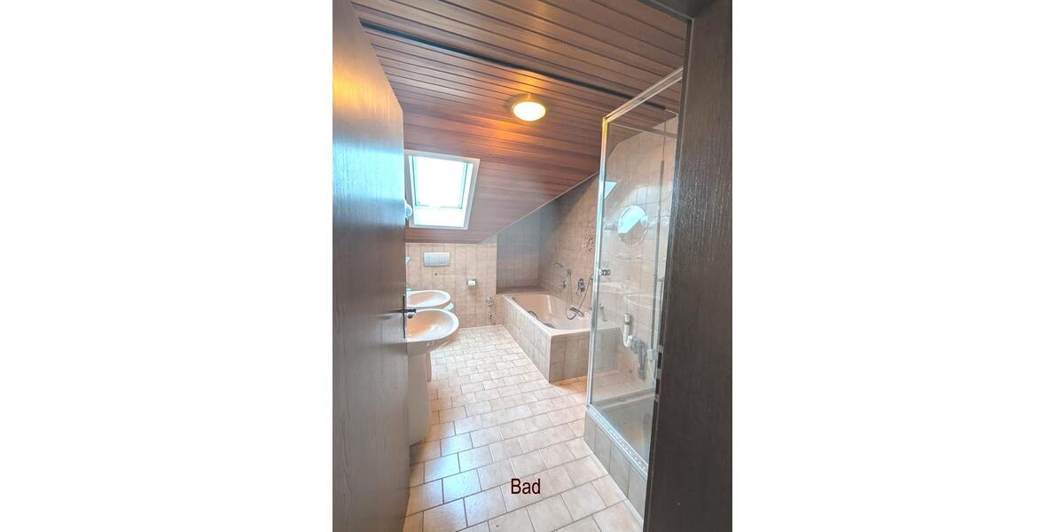 Dachgeschoßwohnung Hirschaid - 4 Zimmer, 115 m&sup2;, 1.150&euro; | Angebot:26303035