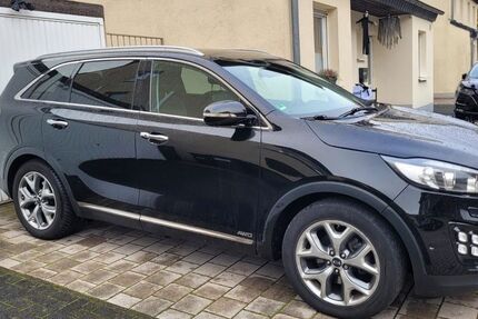 Kia Sorento 212.000 km 14.700 € Duisburg 47167
