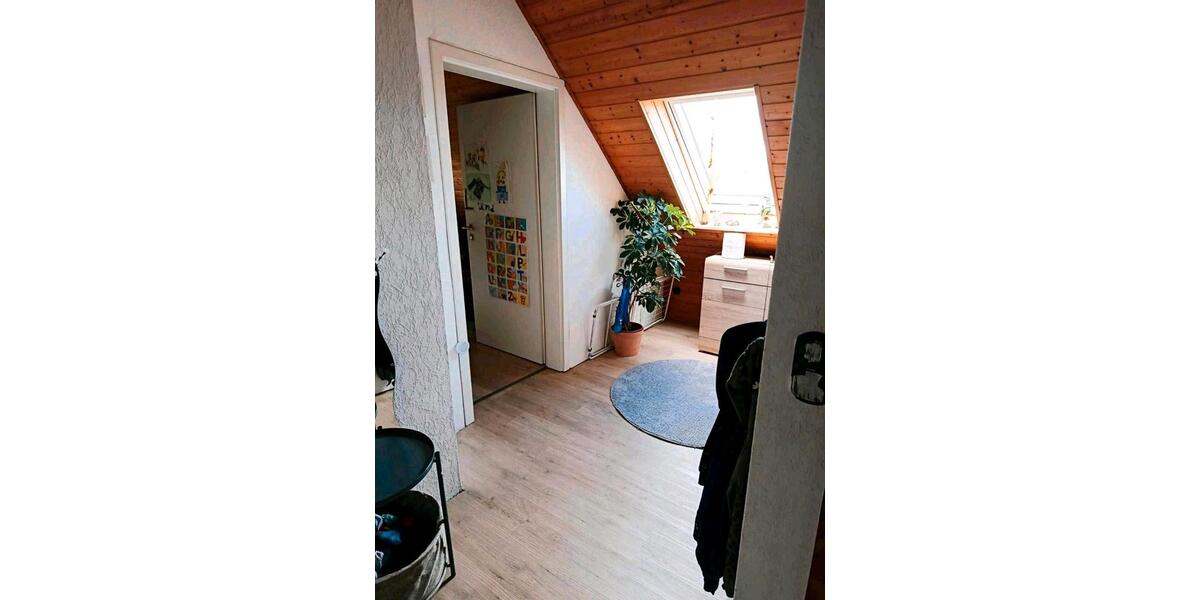 Dachgeschoßwohnung Wahrenholz - 3 Zimmer, 65 m&sup2;, 520&euro; | Angebot:26477625