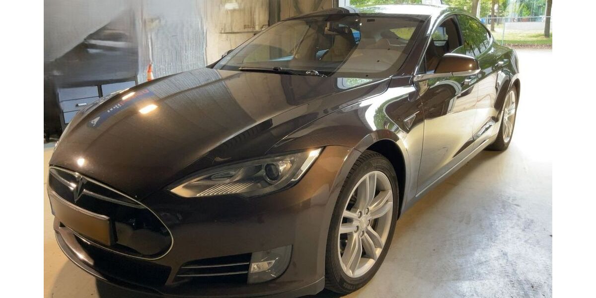 Tesla Model S 285.000 km 19.990 &euro; Thalheim bei Wels 04600