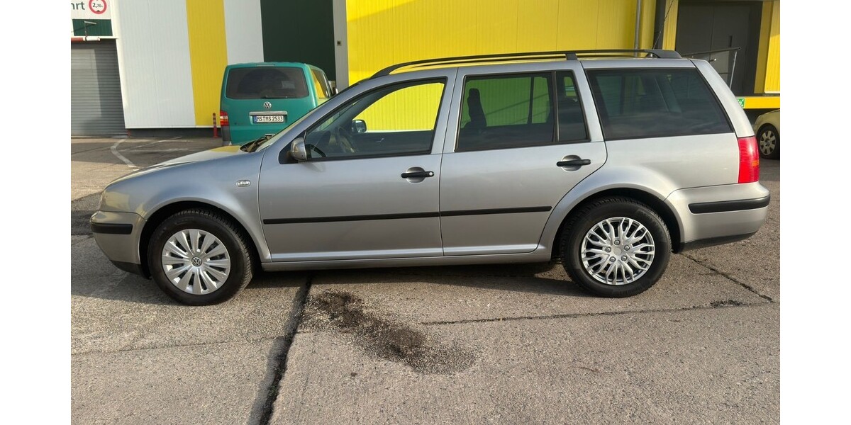 VW Golf V 216.541 km 2.990 &euro; Berlin 10178