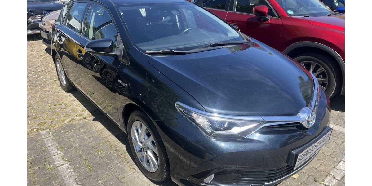 Toyota Auris 106.562 km 13.990 &euro; Dessau 06847