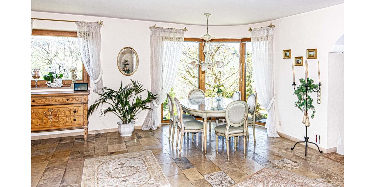 Ein Zuhause, das berührt: Exklusives Anwesen mit Traumgarten & Südterrasse in Roding - Einfamilienhaus Roding | Angebot:26490952